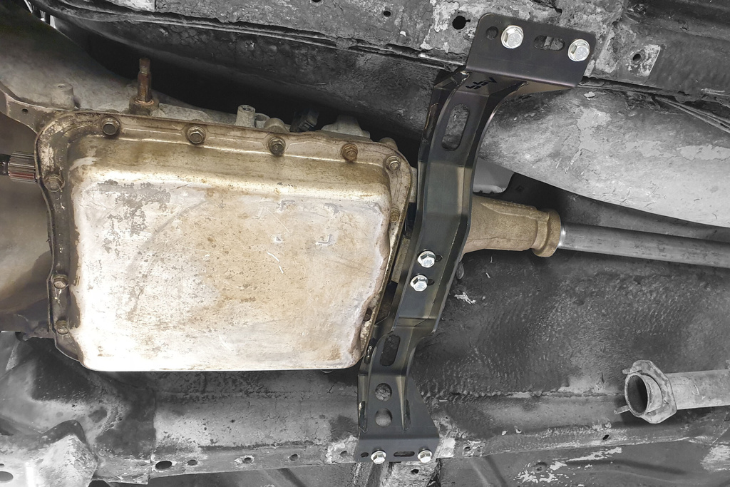 Gearbox mount GM T5/T56/4L60 - Volvo 240